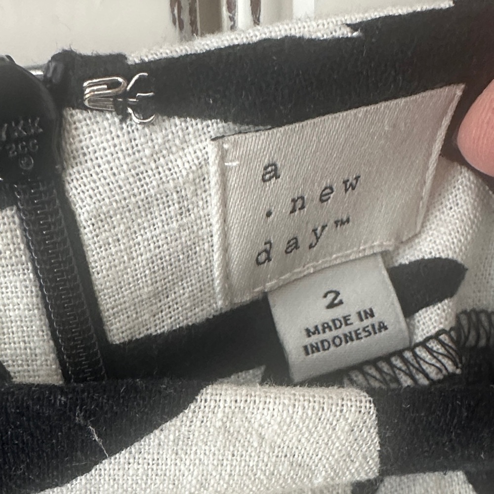 A New Day Black and White Abstract Mini Skirt/skort - Picture 3 of 3